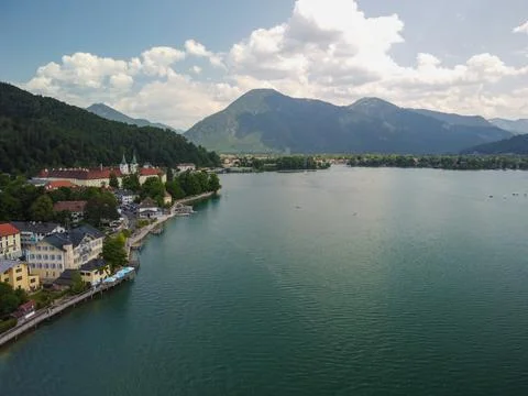 View with mountains, a blue sky in the clouds, of a lake in Bavaria,Germany Foto stock