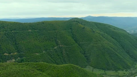 View of the mountains Vídeos de archivo 193978205
