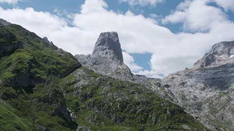 View of the Naranjo de Bulnes mountain in Peaks of Europe, Spain. Stock Footage 164064405