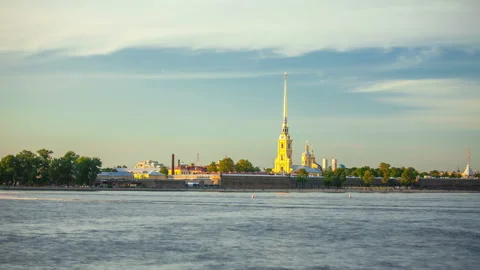View on the Neva river Saints Peter and Paul Cathedral. 스톡 동영상 98496711