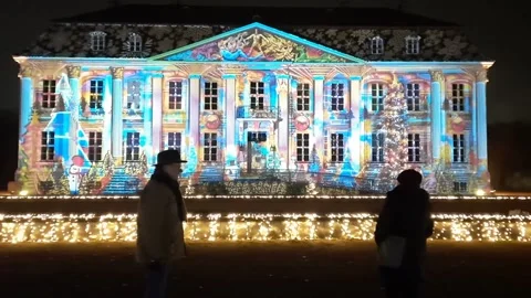 View Of A Nice Castle With Two Peoples Vídeos de archivo 223843254