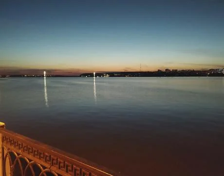 View of the night lake Stockfoto's