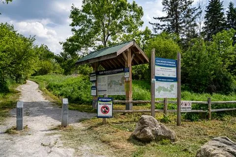 View of Oak Ridges Corridor Conservation Reserve trail entrance. Richmond Hill, Stock Photos