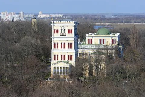 View from the observation deck to the Gomel palace and park ensemble. Early s Foto stock