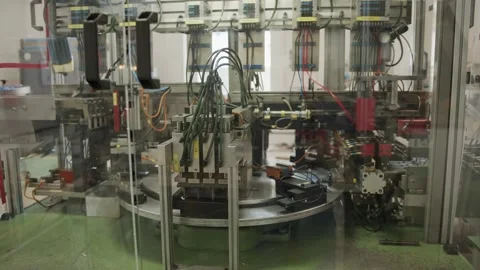 View of an old machine and production in a factory Vídeos de archivo 169460607