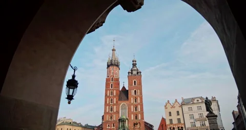 View of old town in Cracow, St. Mary Chruch Stock Footage 146512588