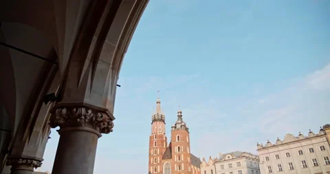 View of old town in Cracow, St. Mary Chruch Stock Footage 146512840