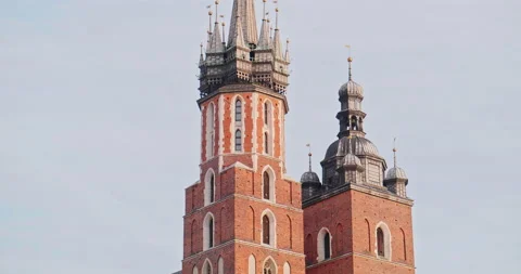 View of old town in Cracow, St. Mary Chruch Stock Footage 146513480