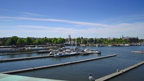 View of the Oosterdock area in Amsterdam Video stock 92796804