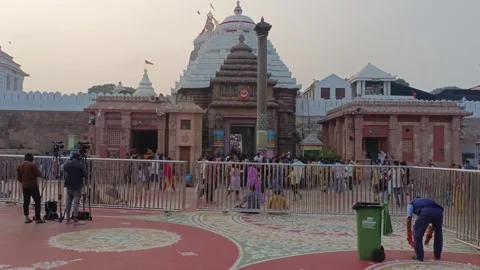 A view outside the Jagannath Temple complex 스톡 동영상 331114208