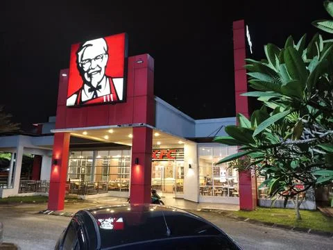 The view outside of KFC Restaurant serving halal fast food malaysian cuisine. 스톡 사진