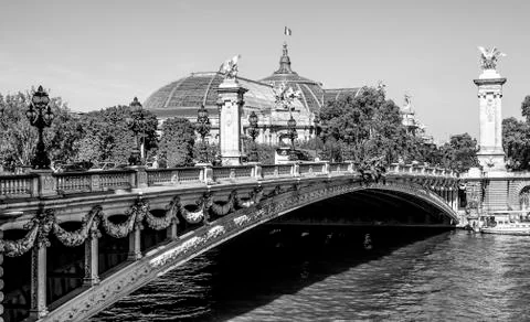 View over Alexandre III Bridge - the most beautiful bridge in Paris Fotos Stock