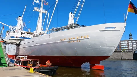 View over Cap San Diego boat in Hamburg, Germany. Vídeo Stock 241439964