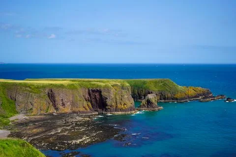 View over cliffs and ocean in Scotland 스톡 사진
