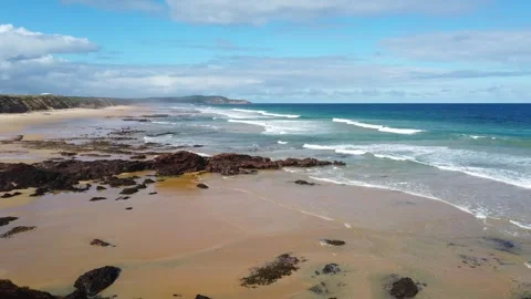 View over the cliffs of Woolamai Surf Beach on Phillip Island. Australia Vídeos de archivo 274460463