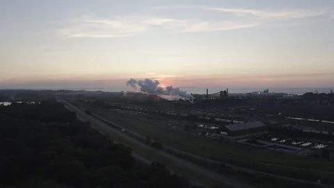 View Over Industrial Area During Sunset along Lakeshore - 4K Aerial 動画素材 112161517