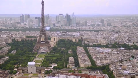 View over Paris, looking towards the Eiffel Tower and La Defense Paris, France Vídeo Stock 237924089