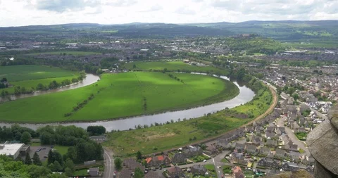 View over Stirling from William Wallace Momument 動画素材 88694564