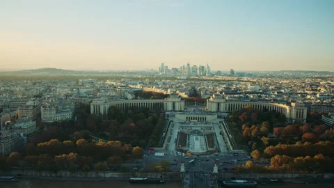 View over Trocadéro Square and the Seine with distant modern skyscrapers. Paris Stock Footage 313417384