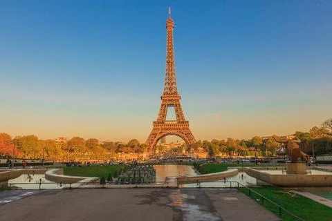 View of Paris Eiffel Tower in evening light Foto stock