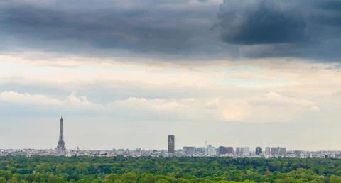 View of Paris with its Eiffel Tower and the Montparnasse Tower Foto stock
