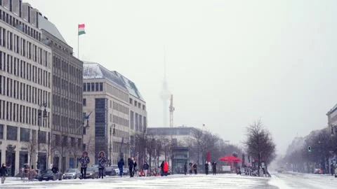 View from Pariser platz of the Berlin TV Tower Stockbeeldmateriaal 148158927