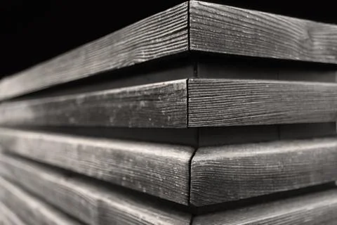 View of the part of the wooden structure with a rectangular connection. Foto stock