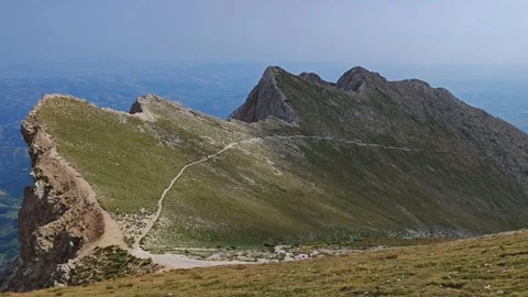 View of the pathway of Monte Camicia in Abruzzo Stock Footage 283536538