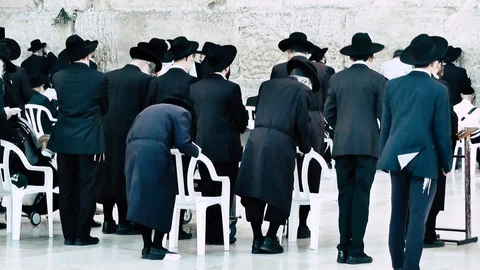 View of people praying front the wailing wall in Jerusalem Stock Footage 91198314