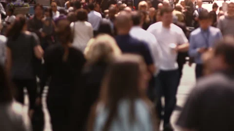 View of people walking on a crowded sidewalk in Manhattan. New York, USA. 스톡 동영상 44335304