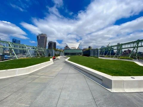 View in perspective of Pier 57 NYC Stock-Fotos