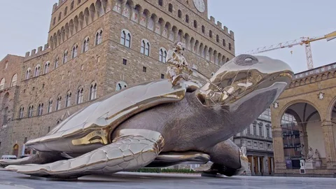 View of Piazza della Signoria Turtle sculpture, Palazzo Vecchio, Florence. Stock Footage 75821864