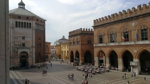 View of the Piazza Duomo in Cremona Video stock 95433195