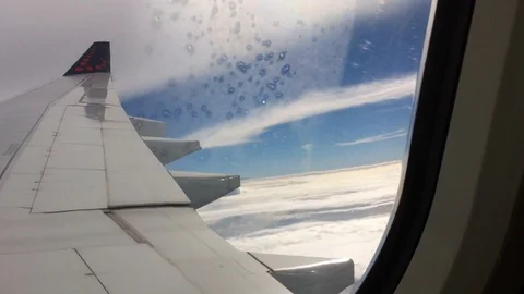 View from plane window Video stock 111036903