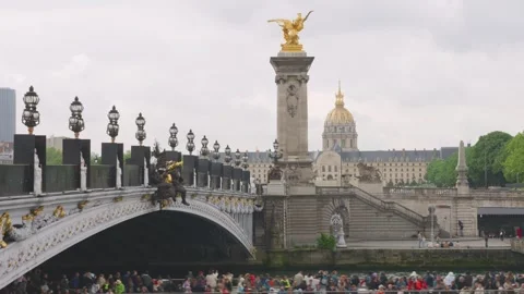 View of the the Pont Alexandre III bridge over the Seine River. Stock-Footage 310182003