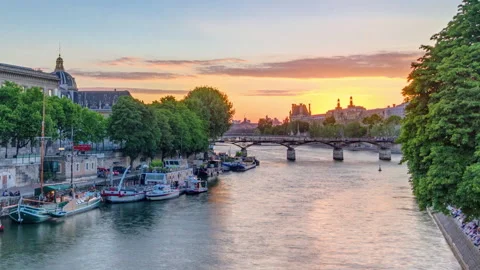 View to Pont des Arts in Paris at sunset timelapse, France Stock Footage 236928018