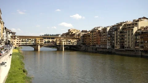 View on the Ponte Vecchio in Florence, Tuscany - Italy Video stock 100787534