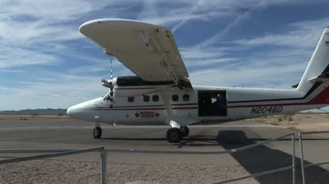 View of Prop Plane Preparing For Take Off Stockbeeldmateriaal 19057275