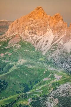 View to punta grohmann, cinquue dita, sasso lungo, piz ciavaces from sass por Stock Photos