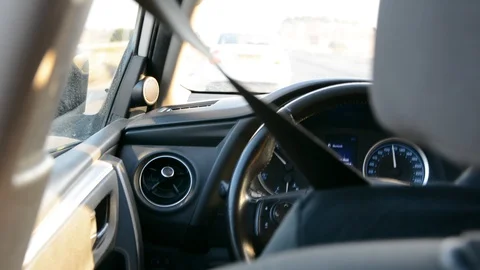 View from rear seats on dashboard in mooving car 库存影片 116383839