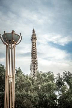 View on the replica of Eiffel Tower at Paris Hotel &amp; Casino. Las vegas Stockfoto's
