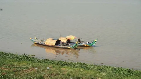 A view of the river in Cambodia, Phnom Penh 스톡 동영상 132076905