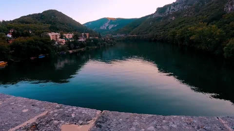 View to river Drina from Old bridge in Visegrad. Vidéo 166245261