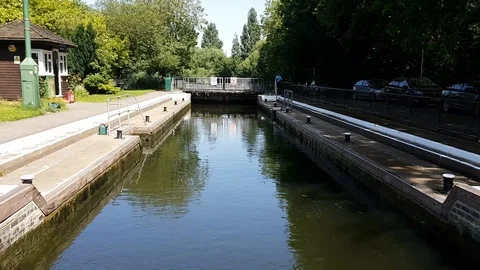 View of a river lock on the River Thames, 4K Stock Footage 111465693