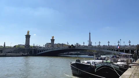 View of the River Seine and Bridge in Paris, France – April 4, 2023 Stock-Footage 246146566