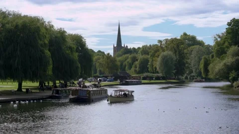 View of the River Severn in Stratford Upon Avon Stock Footage 163606798
