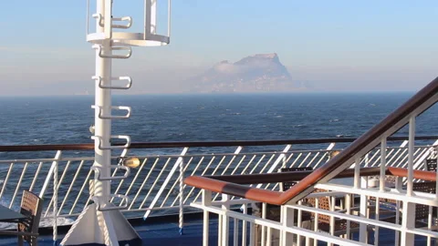 View of the Rock of Gibraltar Rock from aboard a ferry Vídeo Stock 166514055