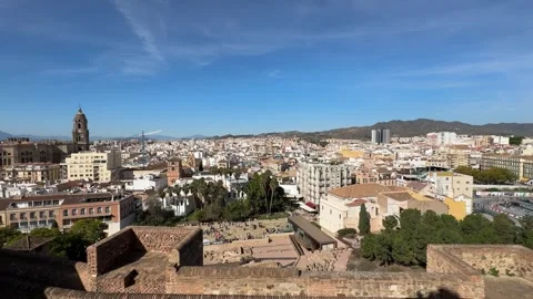 View of the rooftops of Malaga from the hilltop Alcazaba palace Vidéo 268349617
