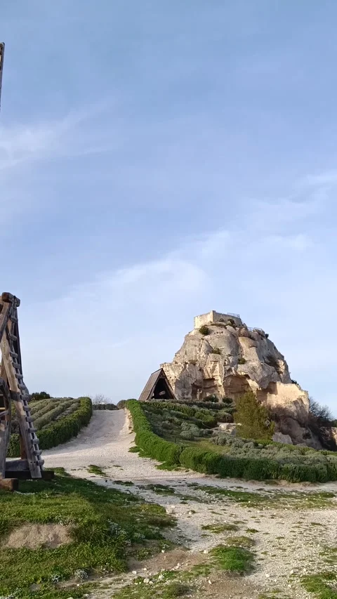 View of the ruins of the castle of Les Baux de Provence (Vaucluse, France) Vidéo 270165211