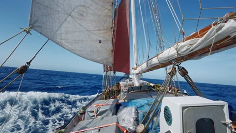 View from Sailing Ship Deck Crossing Drake Passage 스톡 동영상 337790100